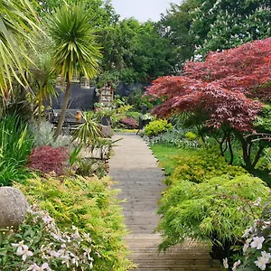 Homestay Tropical Garden Oasis, Birmingham