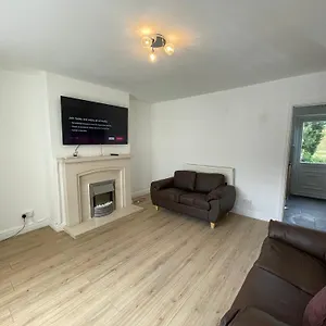 Holiday home 2br 15 Min To Bhx Airport 5 Min To Heartlands, Birmingham
