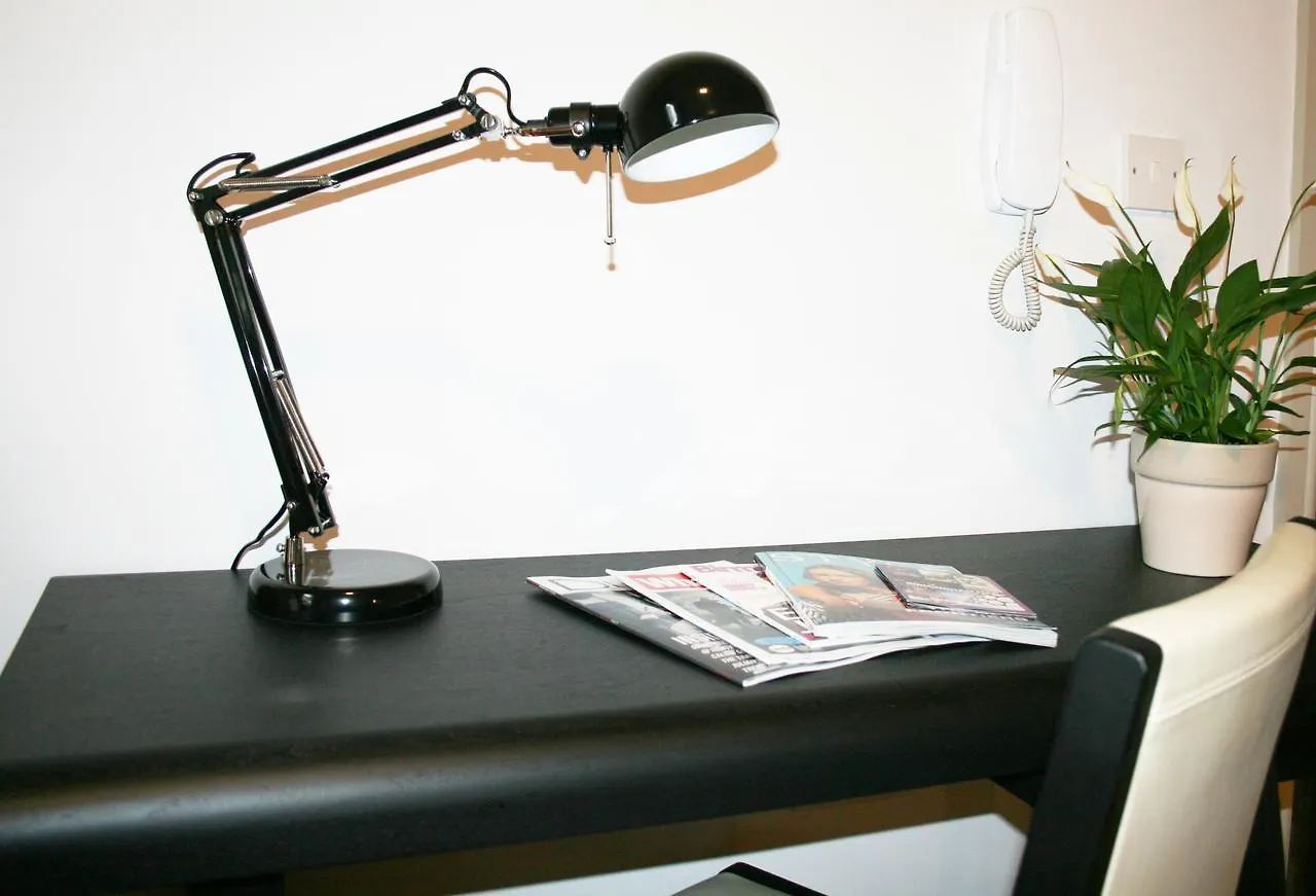 Charming Executive Studios Birmingham 0*,